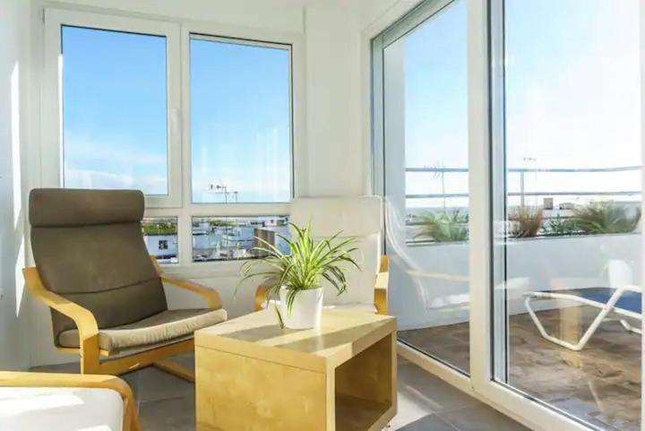 קוניל דה לה פרונטרה Apartamento Con Terraza Vistas Al Mar. מראה חיצוני תמונה